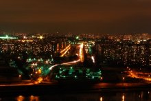 Streichen Sie die Stadt bei Nacht / ***