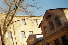 Sad House / ***