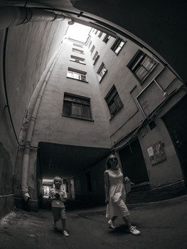 Courtyard / ***