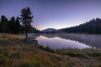 Erstes Licht / Zur blauen Stunde am Schwarzsee auf der Turracher Höhe