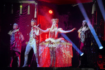 ROYAL CIRCUS / ROYAL CIRCUS. A World-Class SHOW.