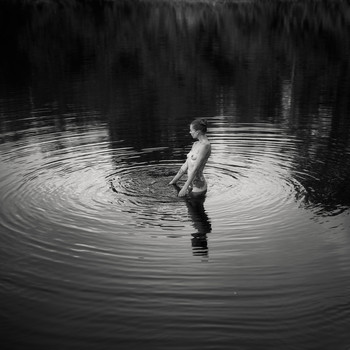 Auf dem Fluss / https://www.instagram.com/anton_pokrovskiy/
