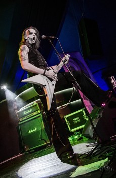 Ein Konzert / ***