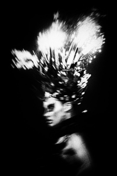 Fire Beauty / Emanuel J's Limited Black & White Collection.
This is the first mint of this NFT (1/10).
Photos by Zero