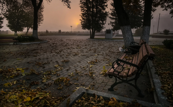 V parke gorodskom / ***