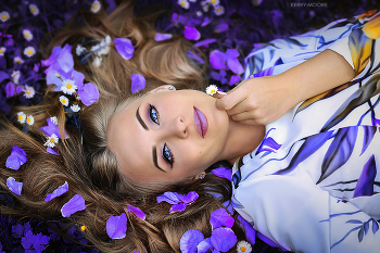 Julia / instagram: @kerry_moore_photo