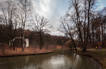 Im Herbst des Parks ... / ***