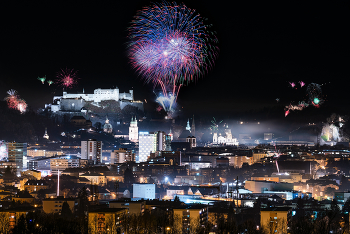 Neujahrsfeuerwerk von gestern / Neujahrsfeuerwerk von gestern