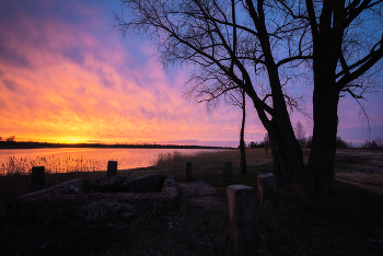 Abend April / ***