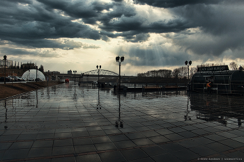  / Rainy embankment by the river