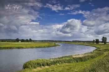 Jeder Fluss endet im Meer... / Flusslandschaft an der Nordsee