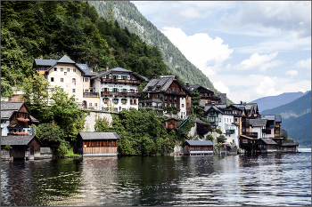 Walk to Hallstatt - Austria / ***