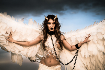 Angels and Demons / ***