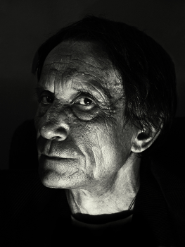 Darsteller / ***