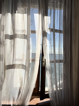  / window