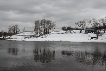 Februar / ***
