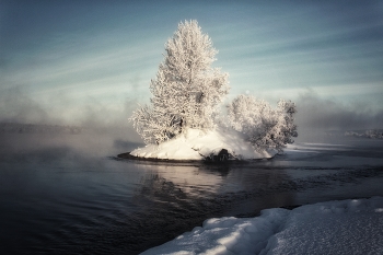 Mysterious Island / ***