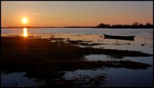 Sonnenuntergang über dem Auslaufen von Pripjat / ***