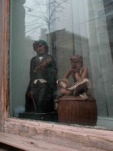 hinter Glas / *****