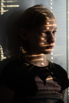 Zwischen Licht und Schatten / ***