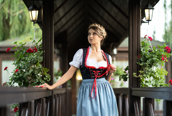  / dirndl, octoberfeststyle