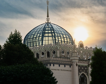 Pavillon / ***