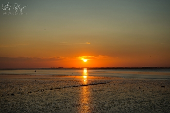 Mitte September und der Sommer ist vorbei / Sonnenuntergang in der Nordsee
