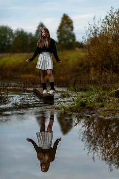 spiegelt sich in den Fluss / ***