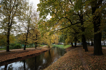 Im Herbst des Parks ... / ***
