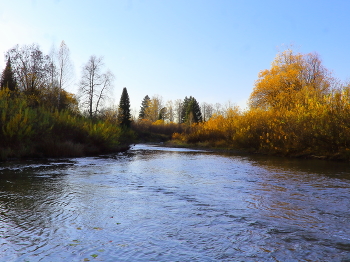 Sie tragen mich einen Fluss / ***