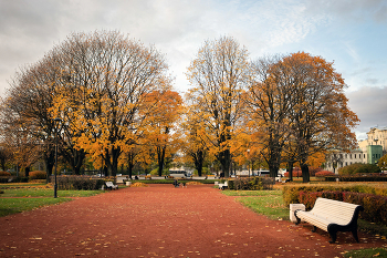 Im Herbst des Parks ... / ***