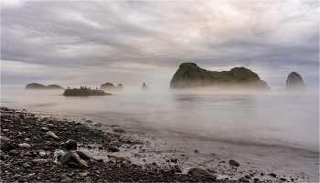 Misty Island ... / ***