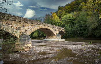 Old Bridge / ***