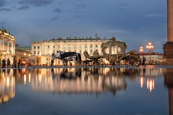 Schlossplatz / ***