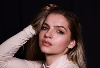 Nicole / ***