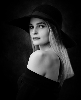 Helena / ***