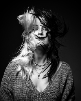 Taya / ***