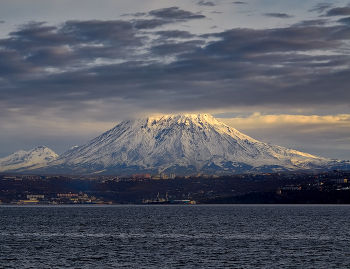 morning light on the mountain / ***
