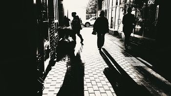 Schattenspiel / ***