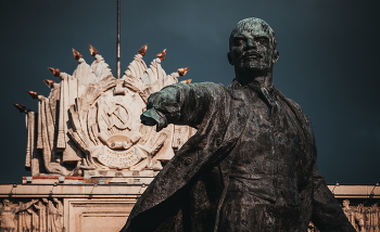 Großvater Lenin / No comments.