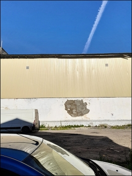  / ***