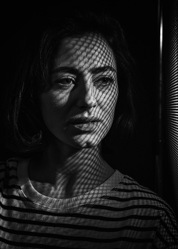  / ***