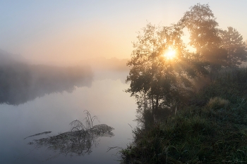 Nebel über dem Fluss / ***
