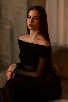 / ***