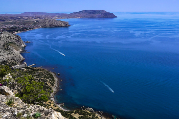 Sudak Bay / ***