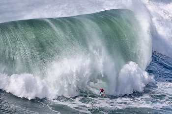 BIG WAVE / ***
