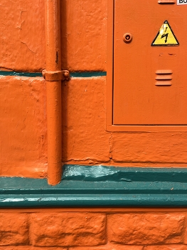  / ***