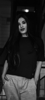  / ***