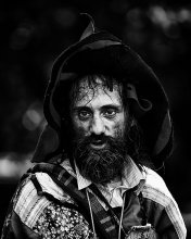 bearded man... / .....