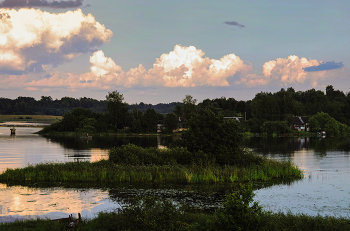 Abend im Dorf / ***